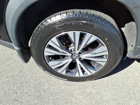 Used 2022 Nissan Rogue SV w/ SV Premium Package image 7