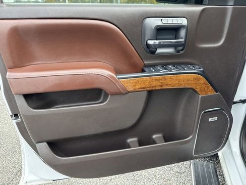 Used 2016 Chevrolet Silverado 1500 High Country w/ High Country Premium Package image 16
