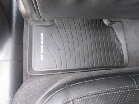 Used 2018 Porsche Macan Turbo image 74