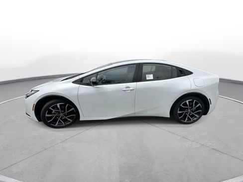 Used 2025 Toyota Prius Plug-In Hybrid w/ Limited Premium Package FWD image 9