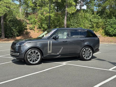 Used 2023 Land Rover Range Rover SE AWD/4WD image 5