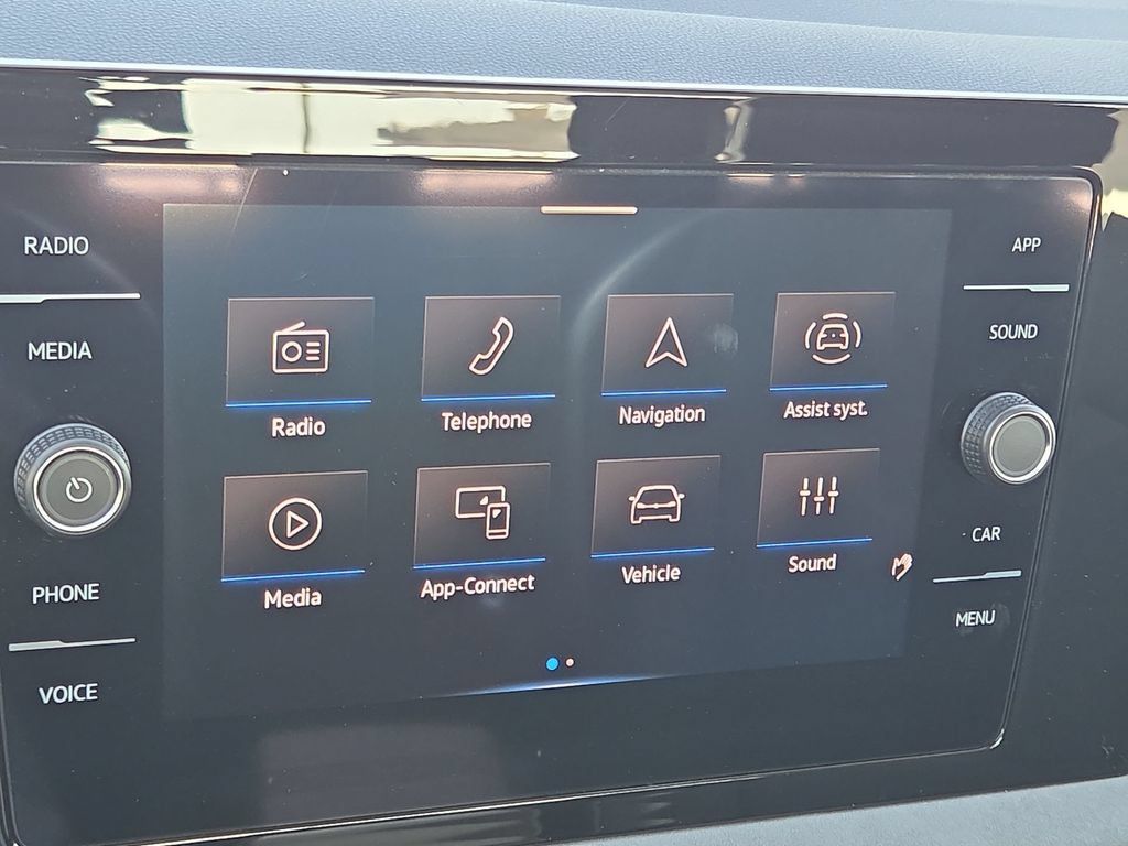 Used 2025 Volkswagen Jetta SE FWD image 19