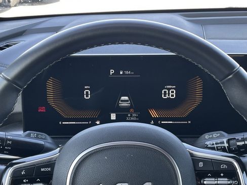 Used 2025 Kia Sorento S image 14