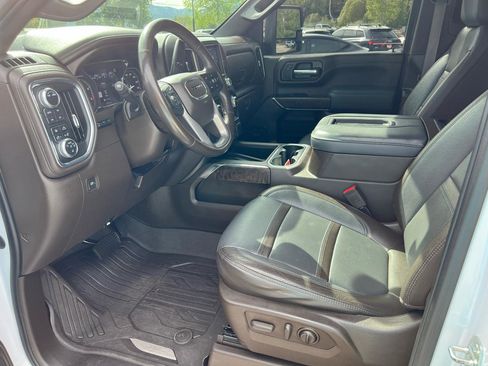Used 2022 GMC Sierra 3500 Denali w/ Denali Ultimate Package AWD/4WD image 16