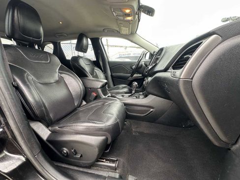 Used 2019 Jeep Cherokee Limited AWD/4WD image 27
