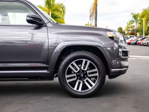 Used 2018 Toyota 4Runner Limited AWD/4WD image 7