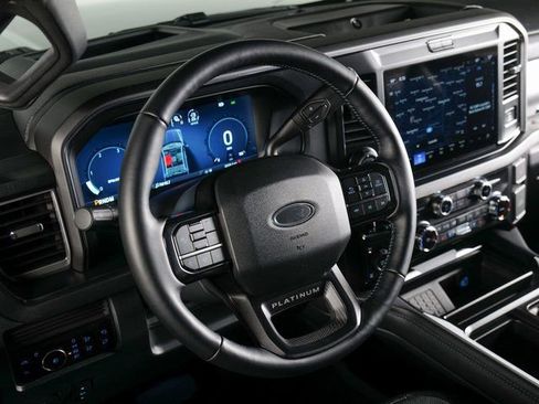 Used 2025 Ford F250 Platinum AWD/4WD image 18