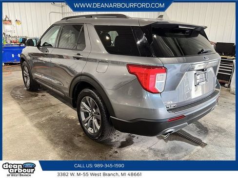 Used 2021 Ford Explorer XLT w/ Equipment Group 202A AWD/4WD image 4