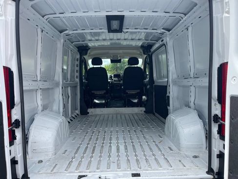 Used 2025 RAM ProMaster 2500 w/ Convenience Group FWD image 5