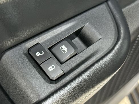 Used 2024 Jeep Grand Cherokee Altitude image 30