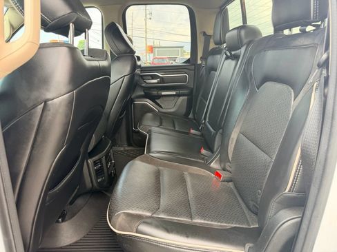 Used 2019 RAM 1500 Laramie AWD/4WD image 13