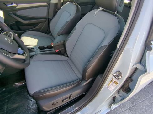 New 2026 Volkswagen Jetta SE FWD image 19