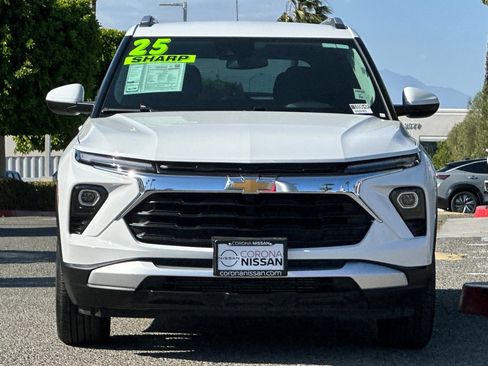 Used 2025 Chevrolet TrailBlazer LT AWD/4WD image 7