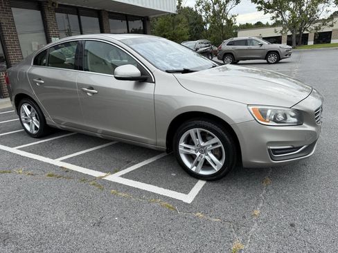 Used 2014 Volvo S60 T5 image 4
