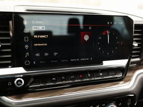 Used 2024 GMC Sierra 1500 Elevation image 13