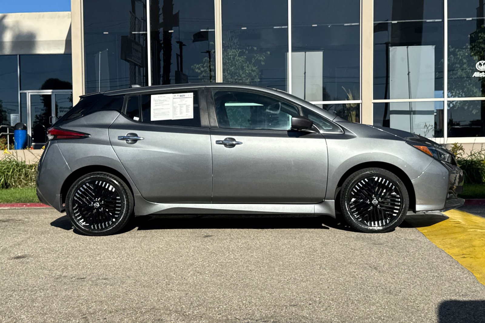Used 2024 Nissan Leaf SV Plus FWD image 3