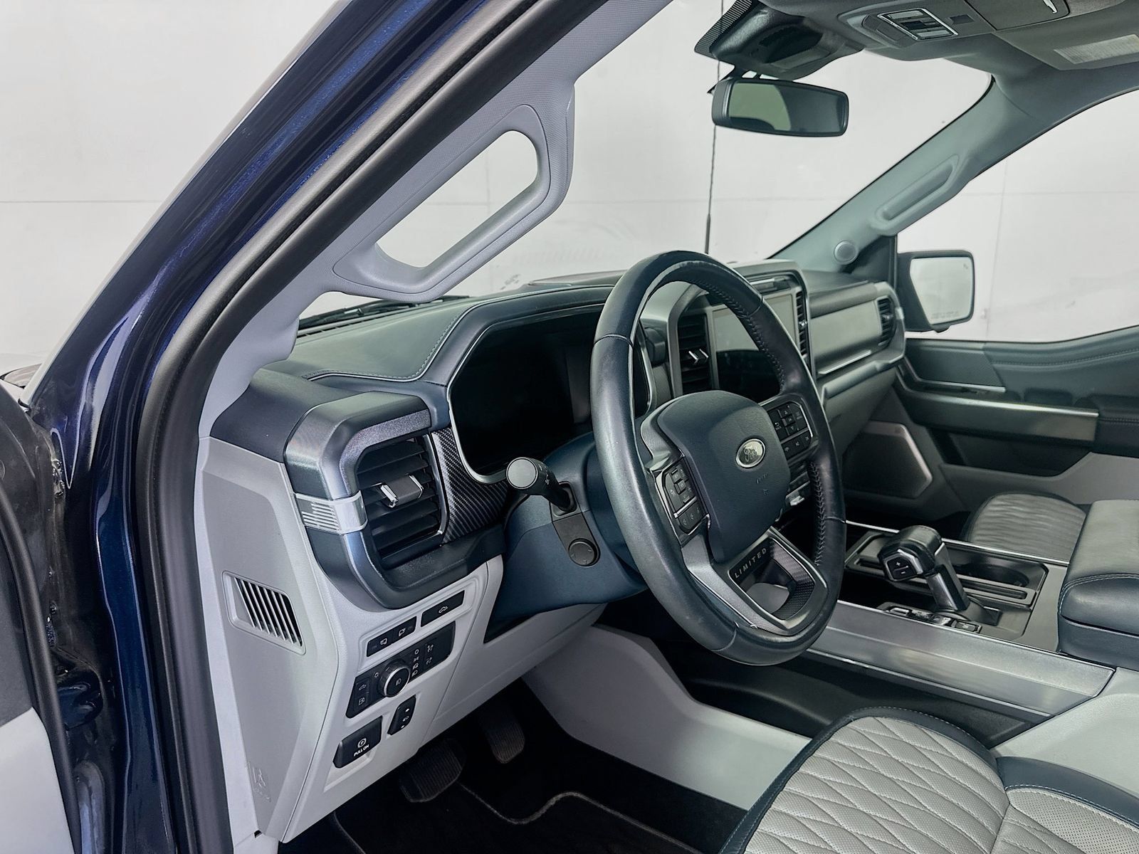 Used 2022 Ford F150 Limited AWD/4WD image 9