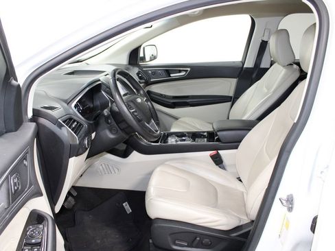 Used 2020 Ford Edge Titanium image 17