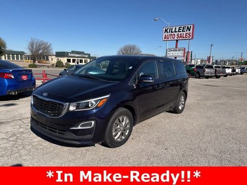 Used 2019 Kia Sedona LX image 2
