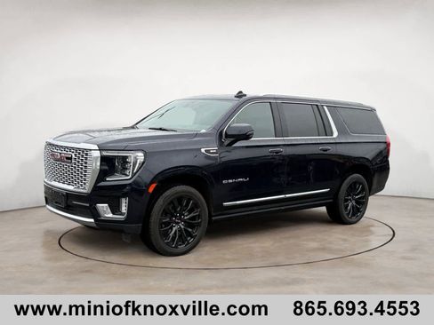 Used 2021 GMC Yukon XL Denali w/ Denali Premium Package image 7