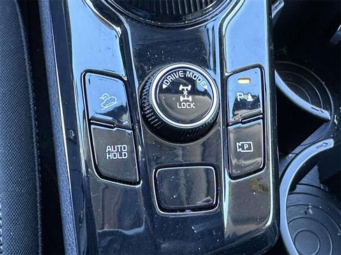 Used 2023 Kia Sportage LX image 25
