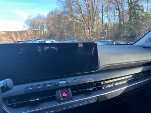 Used 2025 Kia K4 LXS image 17