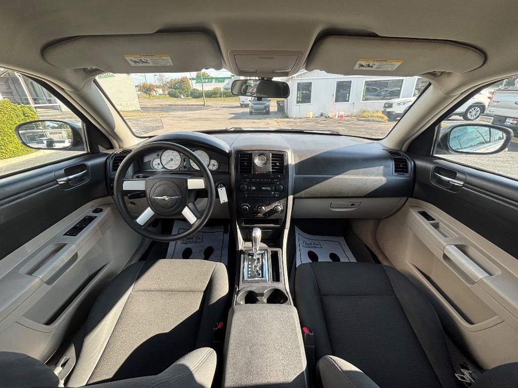 Used 2006 Chrysler 300 RWD image 23