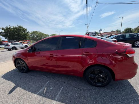 Used 2018 Kia Forte S FWD image 2