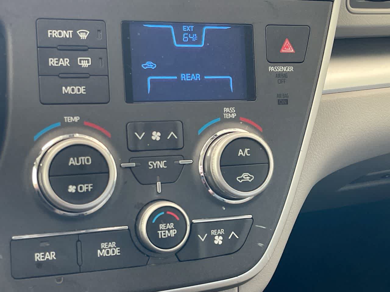 Used 2020 Toyota Sienna LE w/ Protection Package FWD image 19