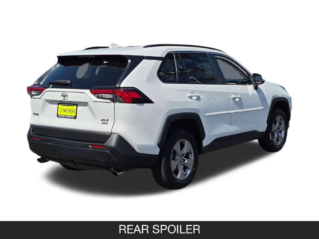 Used 2022 Toyota RAV4 XLE AWD/4WD image 9