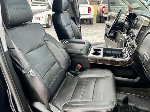 Used 2015 GMC Sierra 2500 Denali w/ Duramax Plus Package image 30