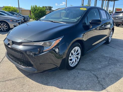 Used 2020 Toyota Corolla LE FWD image 7