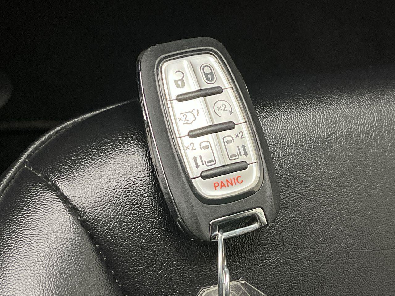 Used 2024 Chrysler Pacifica Touring-L FWD image 26