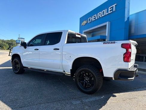 Used 2024 Chevrolet Silverado 1500 LT Trail Boss w/ Convenience Package II AWD/4WD image 11