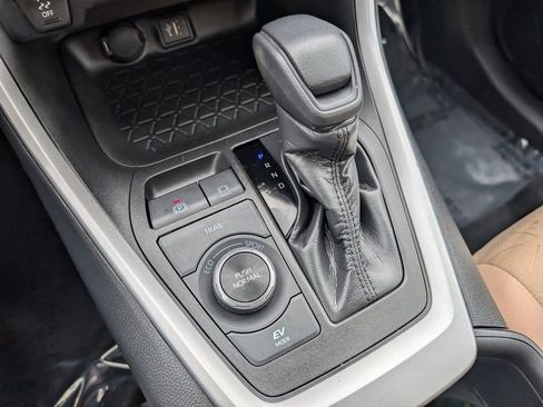 Used 2023 Toyota RAV4 XLE w/ Convenience Package image 22