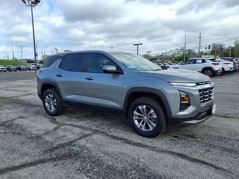 Used 2025 Chevrolet Equinox LT FWD image 8