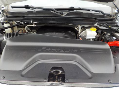 Used 2022 RAM 2500 Tradesman w/ Chrome Appearance Group image 31