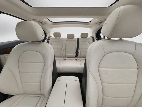 Used 2015 Mercedes-Benz C 300 4MATIC Sedan image 23