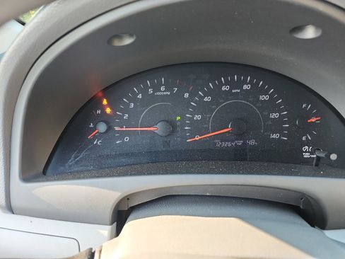 Used 2010 Toyota Camry SE image 16