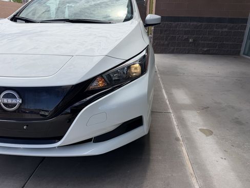 Used 2025 Nissan Leaf S FWD image 11