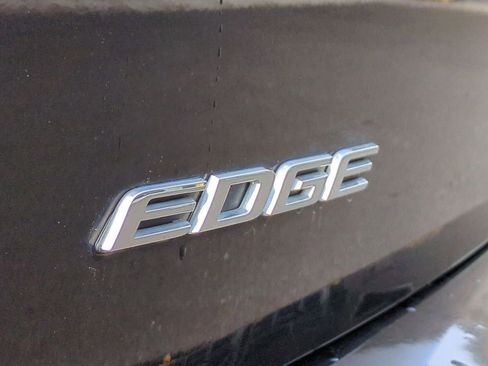 Used 2018 Ford Edge Titanium image 13