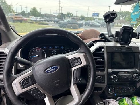 Used 2019 Ford F250 Lariat w/ Lariat Ultimate Package AWD/4WD image 1