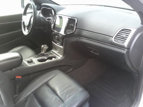 Used 2022 Jeep Grand Cherokee Limited AWD/4WD image 26