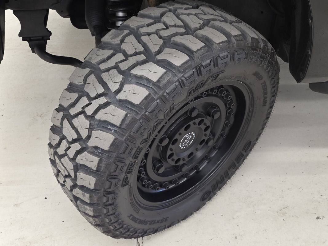 Used 2012 Toyota Tundra 4x4 CrewMax w/ SR5 Pkg image 31