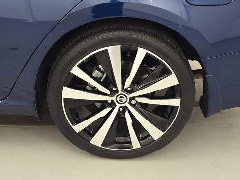 Certified 2021 Nissan Altima 2.5 SR w/ SR Premium Package image 30