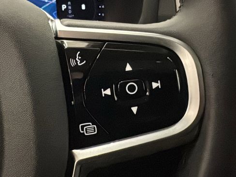 Used 2025 Volvo V60 B5 Cross Country Plus image 14