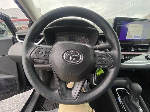 Used 2025 Toyota Corolla LE image 15