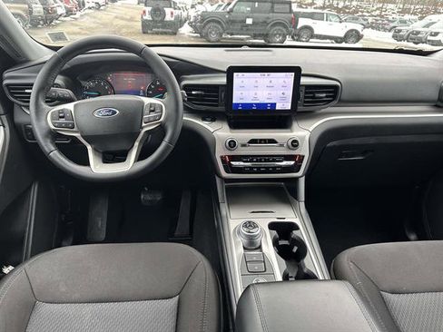 Used 2023 Ford Explorer XLT image 13