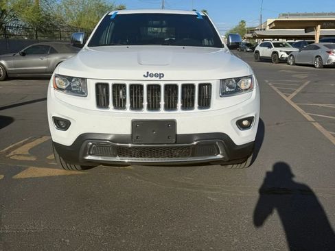 Used 2016 Jeep Grand Cherokee Limited AWD/4WD image 2