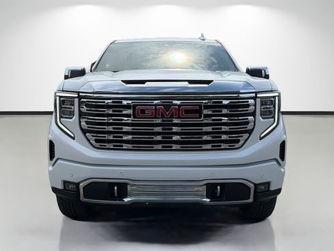 Used 2025 GMC Sierra 1500 Denali w/ Technology Package AWD/4WD image 8